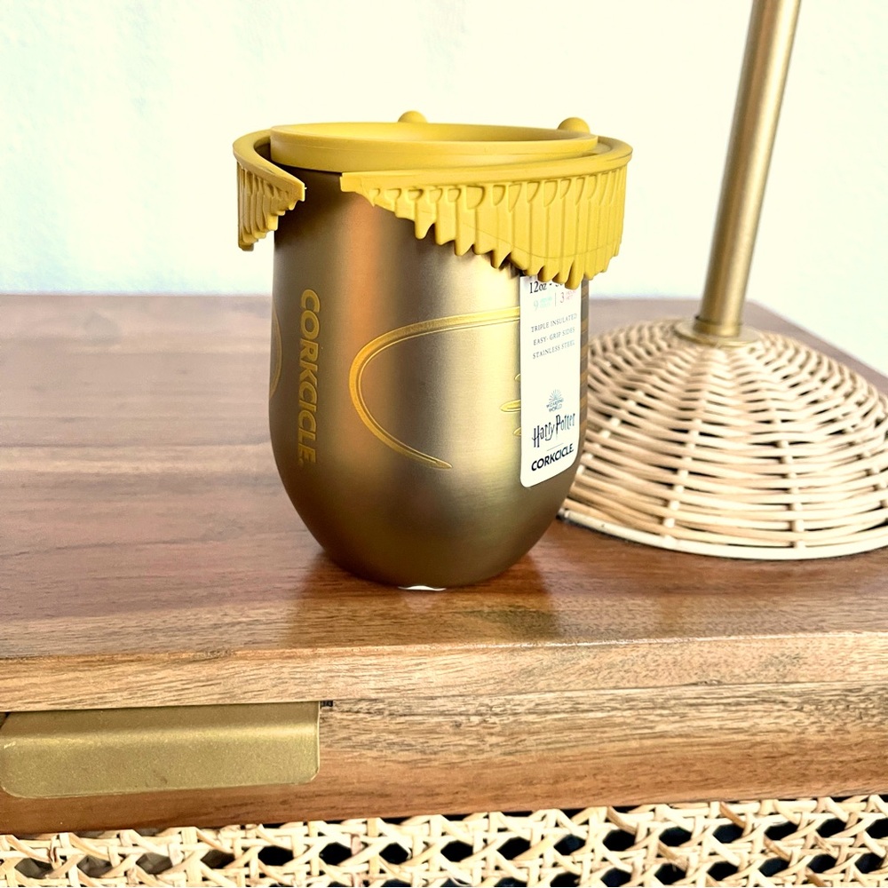 Harry Potter x Corkcicle Golden Snitch Wine Tumbler Insulated Gold NWT